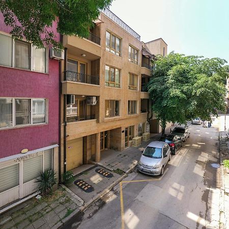 Deluxe And Central Garden Apartment Varna Ngoại thất bức ảnh