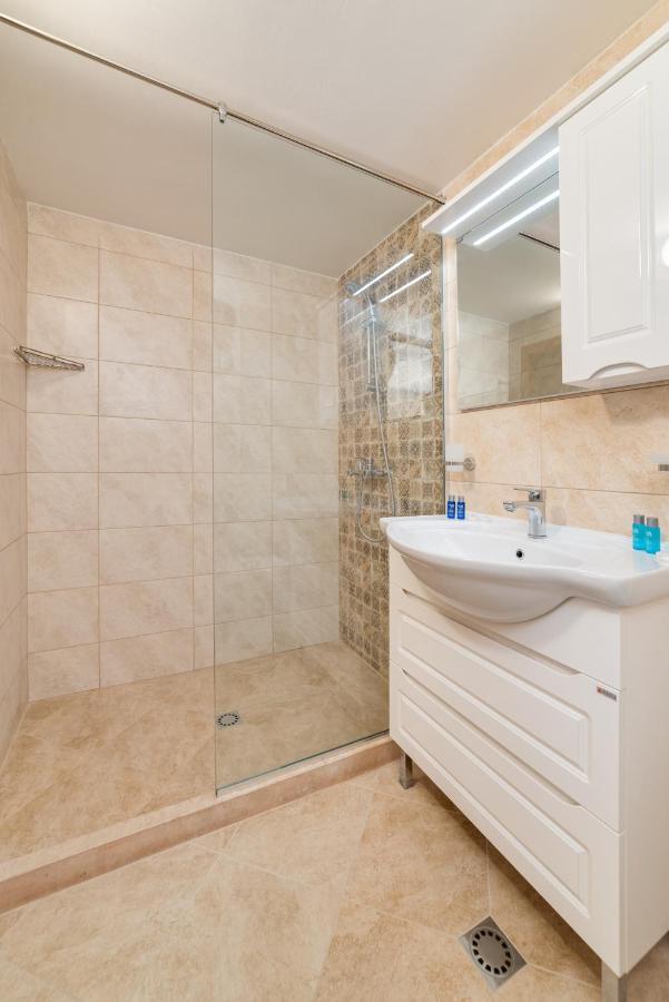 Deluxe And Central Garden Apartment Varna Ngoại thất bức ảnh