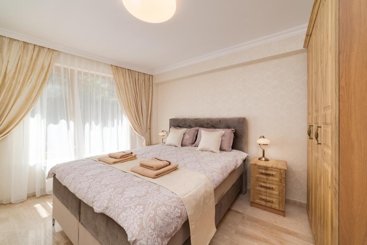 Deluxe And Central Garden Apartment Varna Ngoại thất bức ảnh