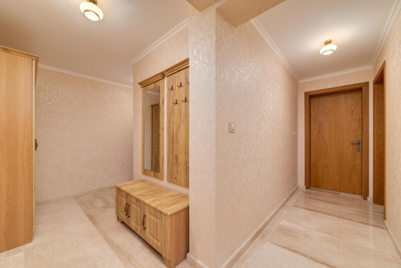 Deluxe And Central Garden Apartment Varna Ngoại thất bức ảnh