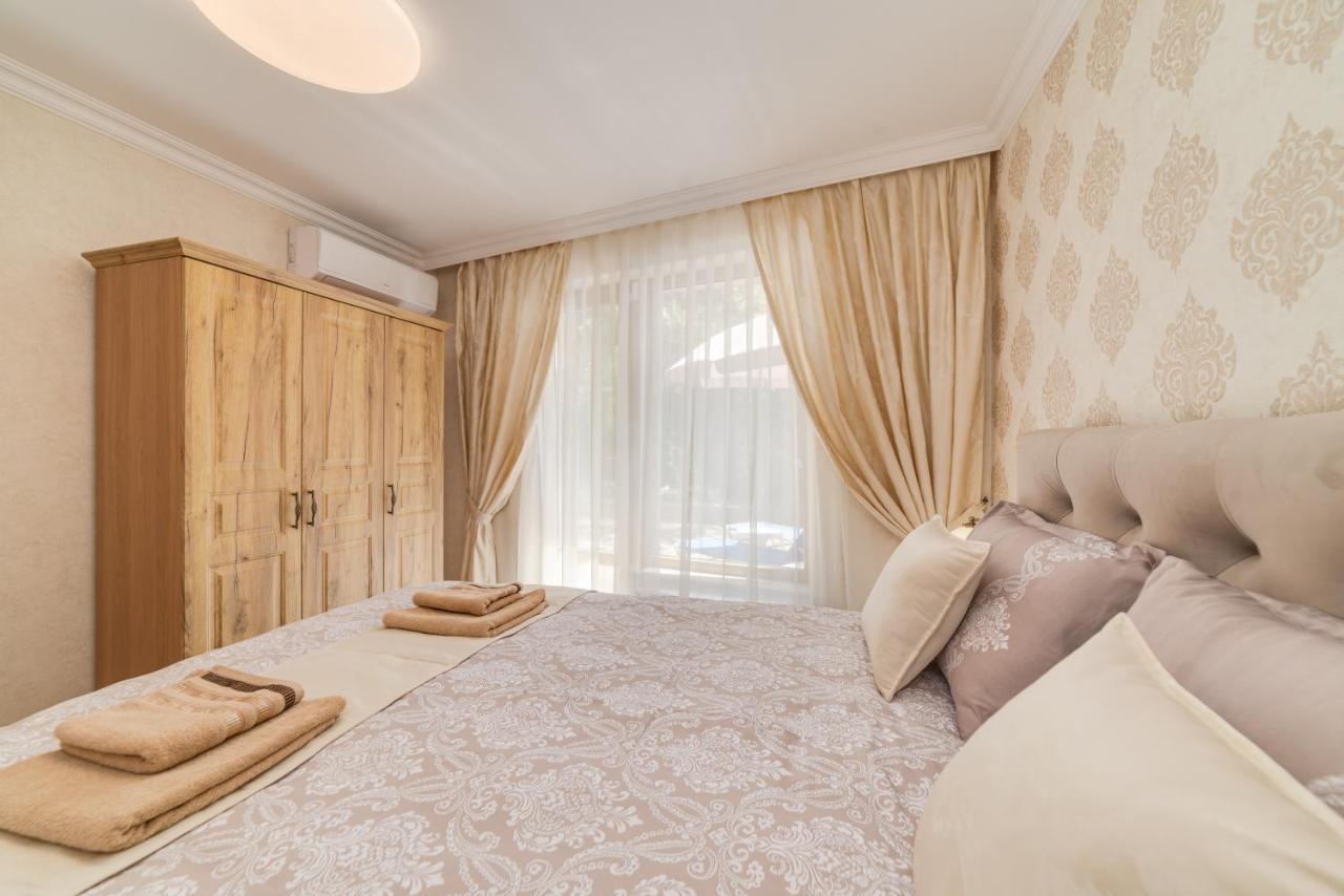 Deluxe And Central Garden Apartment Varna Ngoại thất bức ảnh