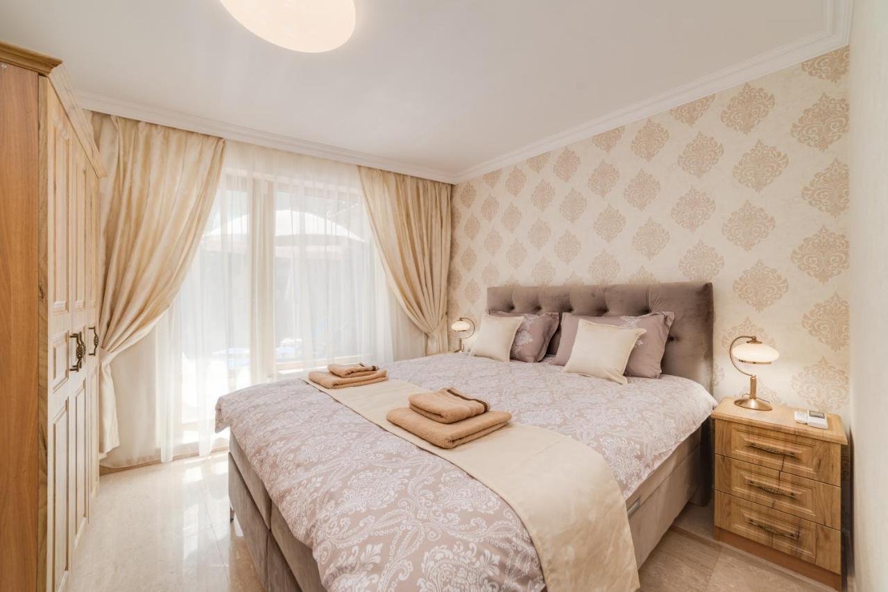 Deluxe And Central Garden Apartment Varna Ngoại thất bức ảnh