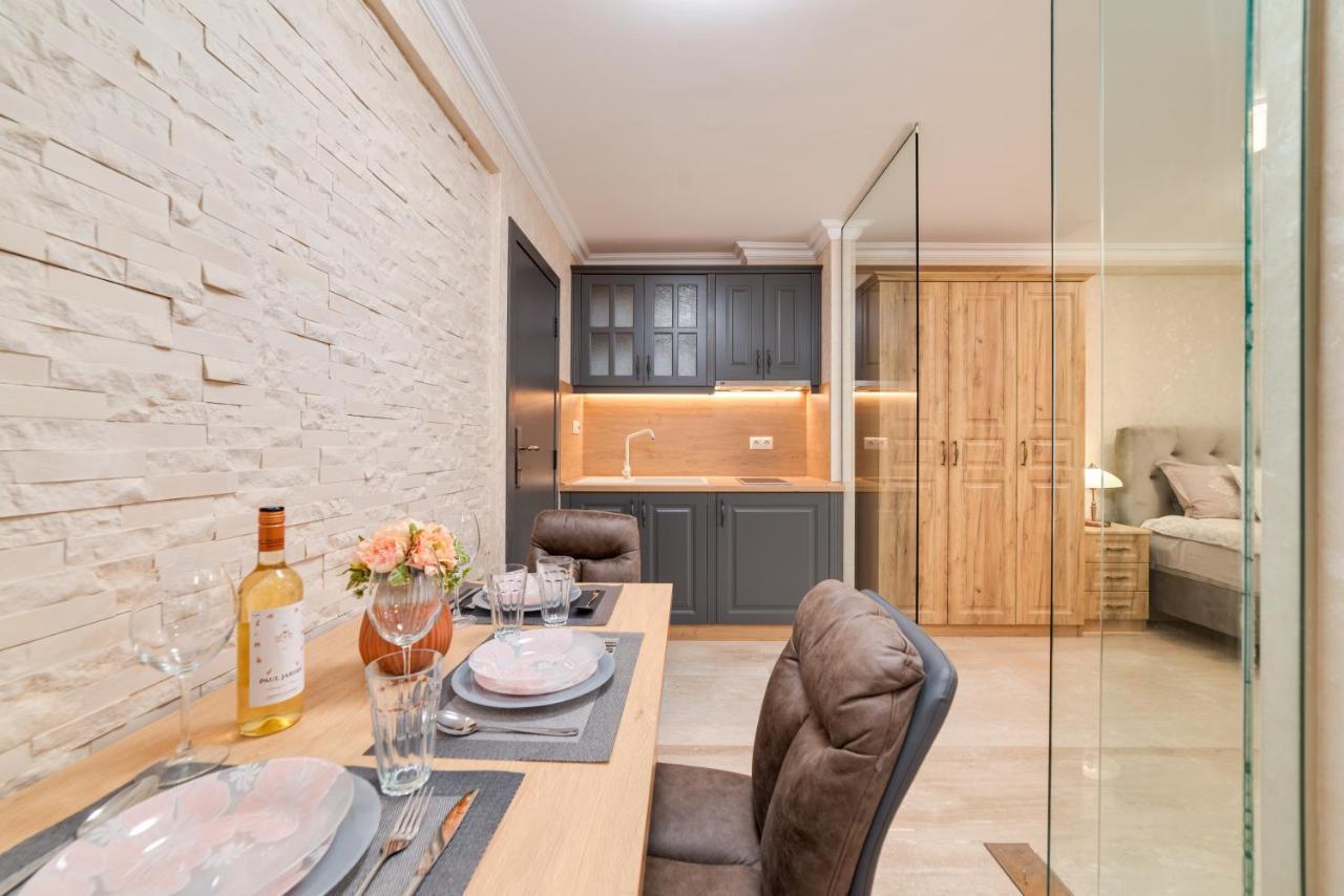Deluxe And Central Garden Apartment Varna Ngoại thất bức ảnh