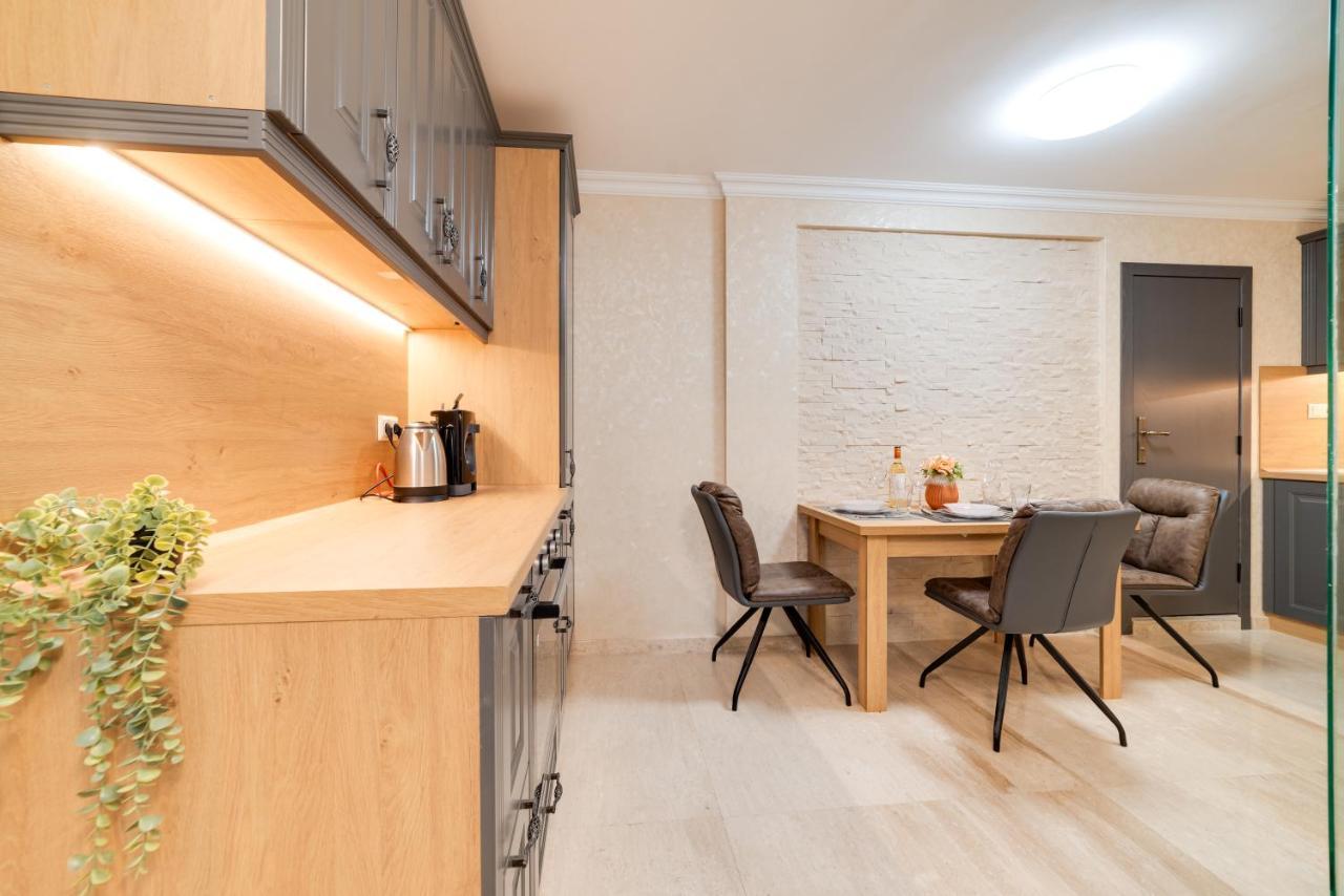 Deluxe And Central Garden Apartment Varna Ngoại thất bức ảnh