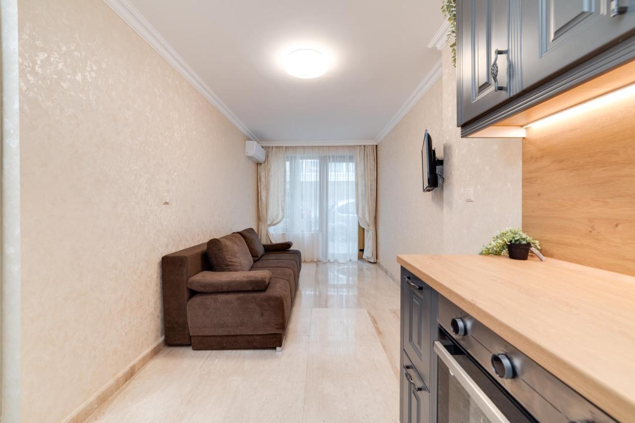 Deluxe And Central Garden Apartment Varna Ngoại thất bức ảnh