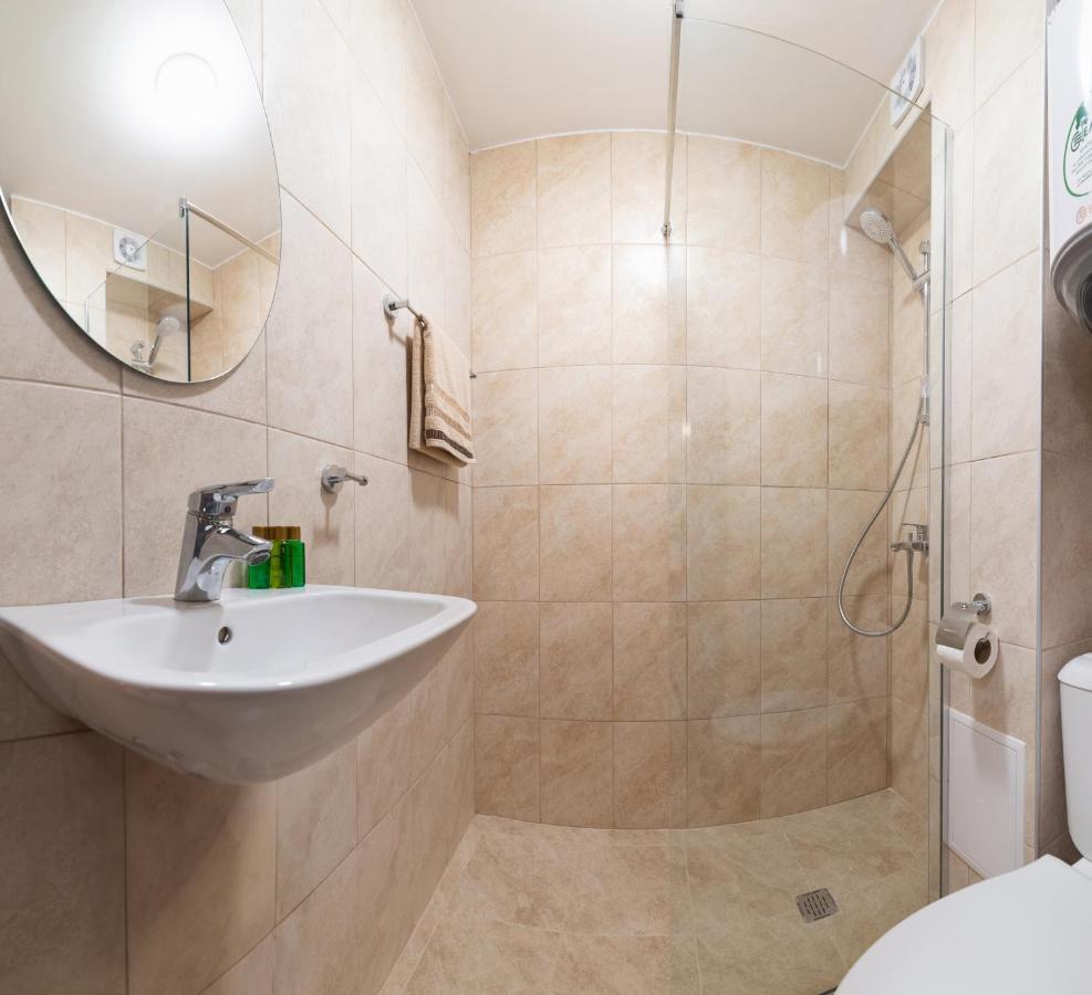 Deluxe And Central Garden Apartment Varna Ngoại thất bức ảnh